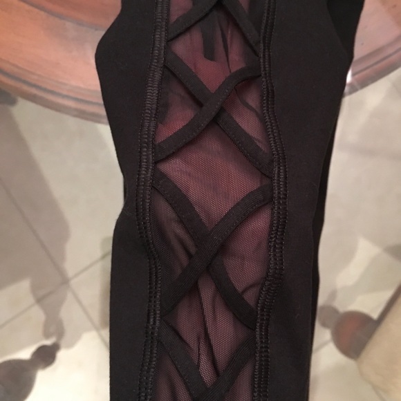 ❤️Ultimate High Waist Strappy Mesh Leggings ❤️ - Picture 5 of 5